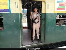 After A Passenger's Tweet, 26 Minor Girls Rescued From Train In UP After A Passenger's Tweet, 26 Minor Girls Rescued From Train In UP