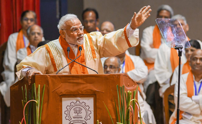 नए विचार कैंपस के युवाओं के दिमाग से आते हैं, चमक-दमक वाले कार्यालयों से नहीं: PM मोदी