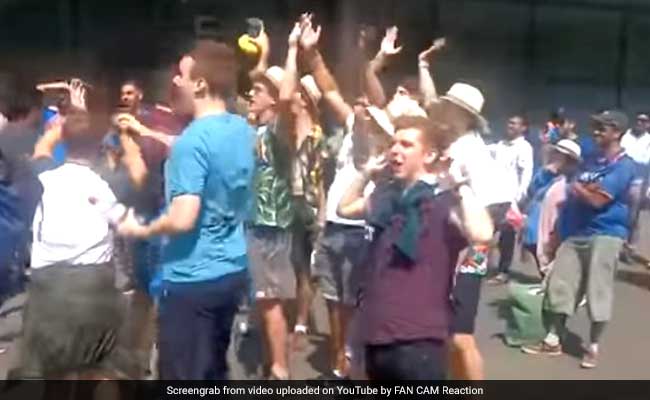 VIDEO: मैच हारने के बाद इंग्लैंड फैन्स ने भारतीयों को रोका, पूछा- कहां है अब तुम्हारा विराट कोहली