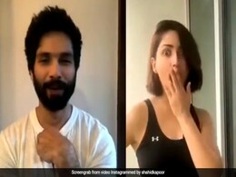 शाहिद कपूर ने यामी गौतम के साथ किया फ्लर्ट, फिगर पर यूं किया कमेंट.. जरूर देखें Video शाहिद कपूर ने यामी गौतम के साथ किया फ्लर्ट, फिगर पर यूं किया कमेंट.. जरूर देखें Video