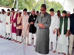 In UP, Shia, Sunni Muslims Stand Shoulder To Shoulder For Eid Prayers In UP, Shia, Sunni Muslims Stand Shoulder To Shoulder For Eid Prayers