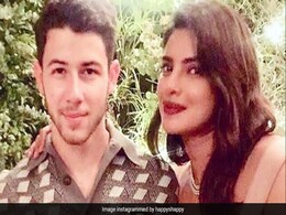 Viral Video: एंगेजमेंट पार्टी में खुलकर नाचीं प्रियंका चोपड़ा, अंबानी परिवार सहित पहुंचे ये सेलेब्स... Viral Video: एंगेजमेंट पार्टी में खुलकर नाचीं प्रियंका चोपड़ा, अंबानी परिवार सहित पहुंचे ये सेलेब्स...