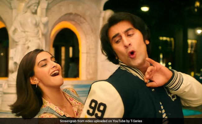 Sanju के पहले गाने में औरत की आवाज में बोले रणबीर कपूर- मैं बढ़िया तू भी बढ़िया...