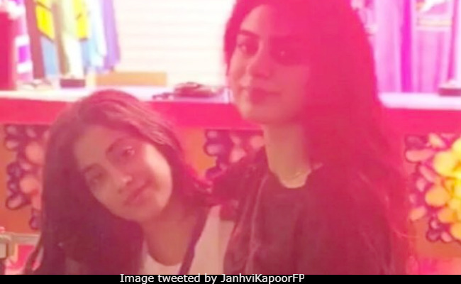 In New York, Janhvi Kapoor Lunches With Navya Naveli Nanda, Chills With Sister Khushi