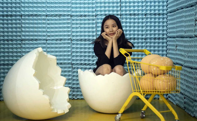 Swing On Frying Pans, Sit Inside Giant Eggs At This Egg-Themed Exhibit