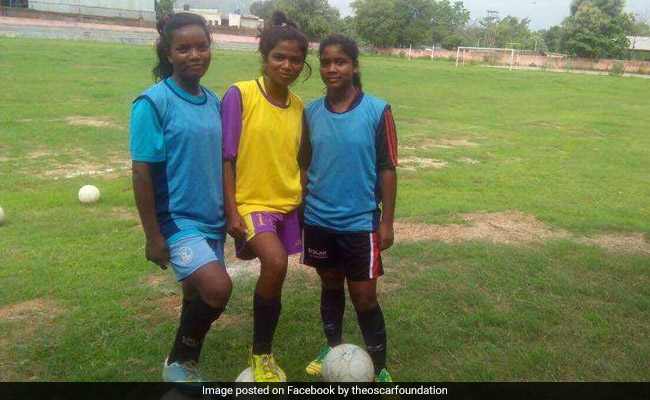 FIFA World Cup 2018: फुटबॉल खेलने पर ताने सुनने वाली झारखंड की ये दो लड़कियां मॉस्‍को जाकर देखेंगी LIVE मैच