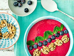 Walnut, Berry and Beetroot Smoothie Bowl