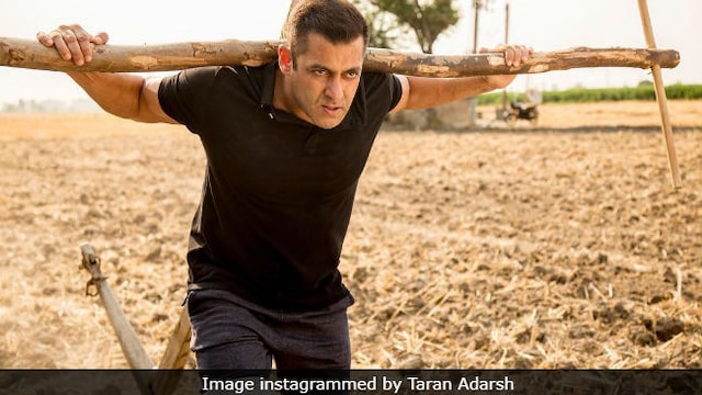 Wishing the handsome, fitness enthusiast Salman Khan A Very Happy Birthday!