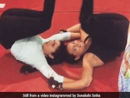 Workout With Katrina Kaif Can Be 'Hazardous' For Health (Or Not), Per Sonakshi Sinha Workout With Katrina Kaif Can Be 'Hazardous' For Health (Or Not), Per Sonakshi Sinha