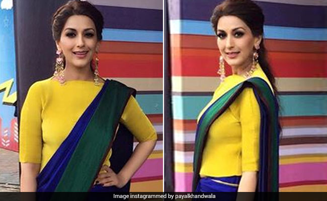 Sonali Bendre Gives Us A Lesson In Colour Blocking With Her Vibrant <i>Saree</i>