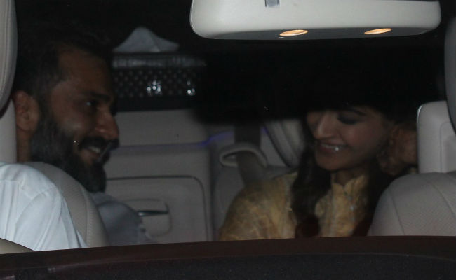 Sonam Kapoor Receives Husband Anand Ahuja At Airport. Pics Are Viral