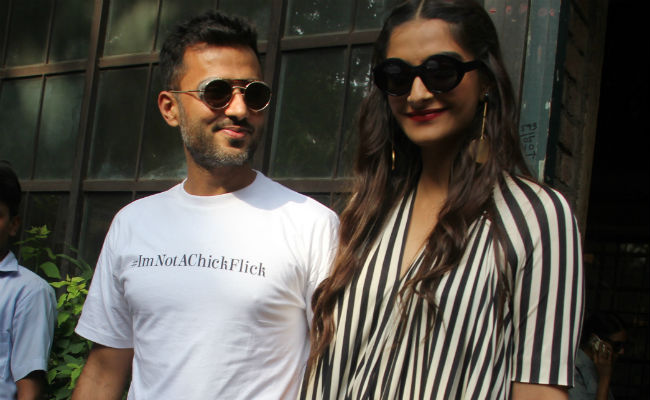 After <i>Veere Di Wedding</i> Release, Sonam Kapoor And Anand Ahuja Go On Lunch Date