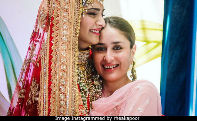 Sonam And Kareena Kapoor's Pic Is The Perfect Response To 'Actresses Can't Be Friends'