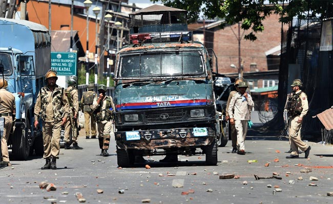 3 Grenade Attacks On Forces After Kashmir Man Crushed During Clashes Dies