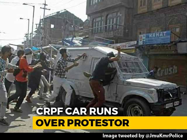 Security Vehicle, Attacked By Protesters, Runs Over 3 In Kashmir; Case Filed