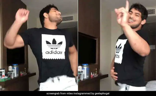 सपना चौधरी के गाने पर गीता फोगट के पति ने लगाए ठुमके, सोशल मीडिया पर वीडियो वायरल