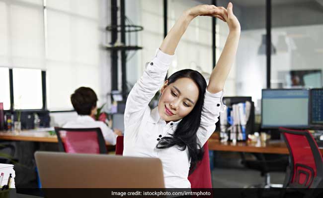 5 Stretching Exercises To Flex Those Muscles While At Work