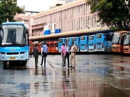 महाराष्ट्र: राज्य परिवहन के कर्मचारी अचानक गए हड़ताल पर, मुसाफिरों की परेशानी बढ़ी महाराष्ट्र: राज्य परिवहन के कर्मचारी अचानक गए हड़ताल पर, मुसाफिरों की परेशानी बढ़ी