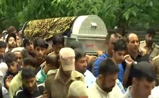 Hundreds At Journalist Shujaat Bukhari's Funeral In Kashmir's Baramulla