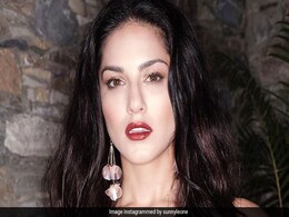 Karenjit Kaur: रिलीज हुआ Sunny Leone की वेब सीरीज का टीजर, इस दिन उठेगा एक्ट्रेस की जिंदगी से पर्दा... Karenjit Kaur: रिलीज हुआ Sunny Leone की वेब सीरीज का टीजर, इस दिन उठेगा एक्ट्रेस की जिंदगी से पर्दा...