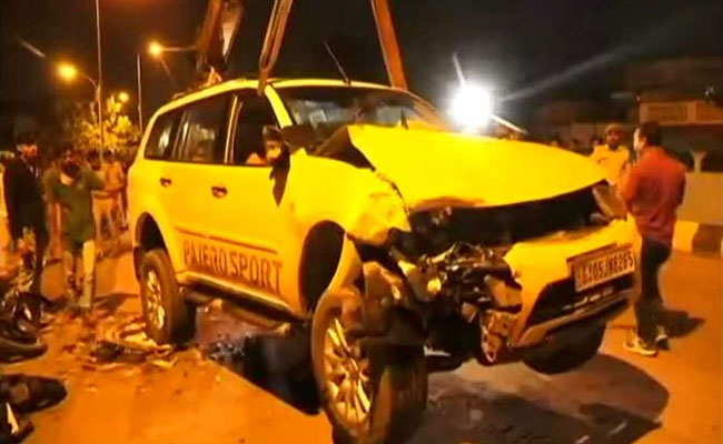 Driver Loses Control Of SUV, Hits Three Bikes In Surat; 3 Dead