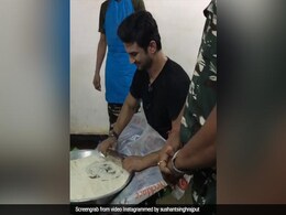 रोटियां बनाने में माहिर हैं ये पॉपुलर अभिनेता, टैलेंट देख आप भी हो जाएंगे दंग! रोटियां बनाने में माहिर हैं ये पॉपुलर अभिनेता, टैलेंट देख आप भी हो जाएंगे दंग!