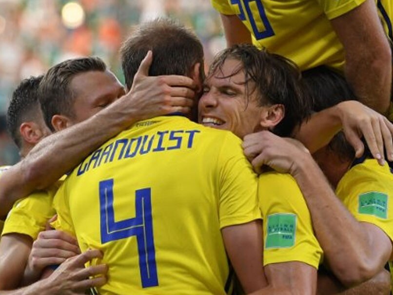 MEX vs SWE: मेक्सिको को 3-0 से मात देकर स्वीडन अंतिम 16 में पहुंचा