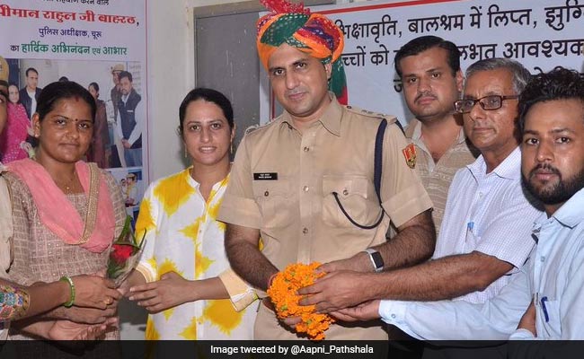 Senior Cop In Rajasthan's Churu Given Wedding-Like Farewell