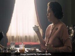 <i>The Crown</i> New Still: Olivia Colman Transforms Into Queen Elizabeth II <i>The Crown</i> New Still: Olivia Colman Transforms Into Queen Elizabeth II