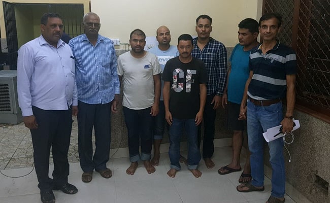 दिल्ली की वाइनशॉप को निशाना बनाने वाले नेपाली गैंग के पांच सदस्य गिरफ्तार दिल्ली की वाइनशॉप को निशाना बनाने वाले नेपाली गैंग के पांच सदस्य गिरफ्तार