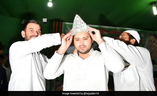 राजद में लालू के बाद तेजस्वी और उसके बाद तेजप्रताप, जंग जारी है! राजद में लालू के बाद तेजस्वी और उसके बाद तेजप्रताप, जंग जारी है!