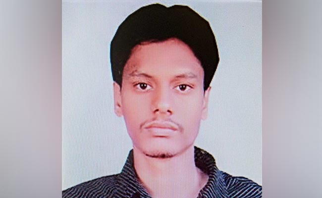 मुंबई : 11 मई को गिरफ्तार संदिग्ध आतंकी फ़ैसल मिर्ज़ा के हैंडलर को भी दुबई में हिरासत में लिया गया