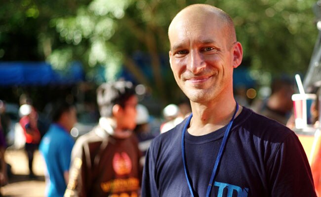 thai volunteers (reuters)