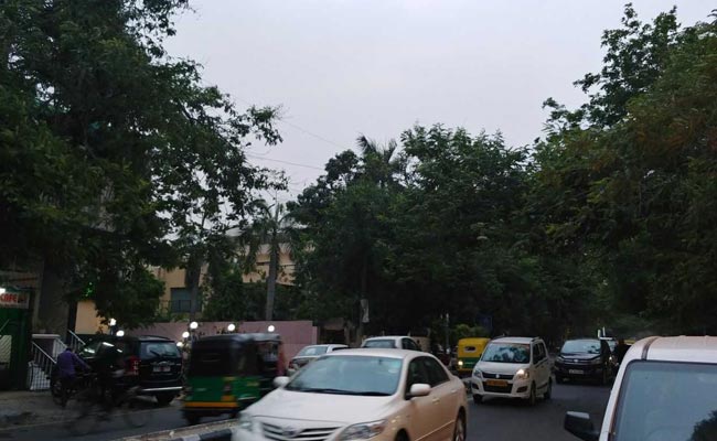 Thunderstorm, Rain, 50 Kmph Winds Hit Delhi