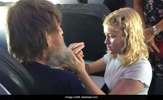 Teen Helped Deaf And Blind Man On Flight. Lakhs Are Sharing Her Story
