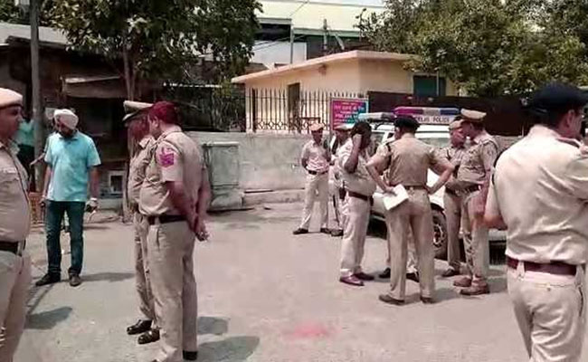 17-Year-Old Opens Fire At Notorious Gangster Outside Delhi Trial Court