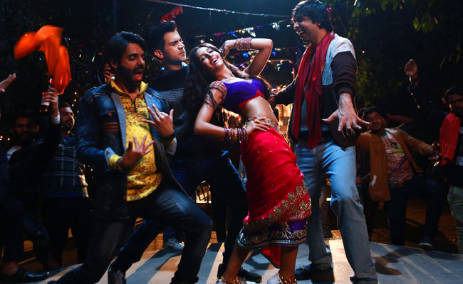 Kamariya: नोरा फतेही ने मटकाई ऐसी 'कमरिया', सुध-बुध भुलाकर झूमने लगे राजकुमार राव; देखें Video