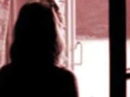 नाबालिग रेप पीड़िता के परिजन बैठे धरना पर, कांग्रेस विधायक ने कहा, 'मुझे फंसाया जा रहा है'