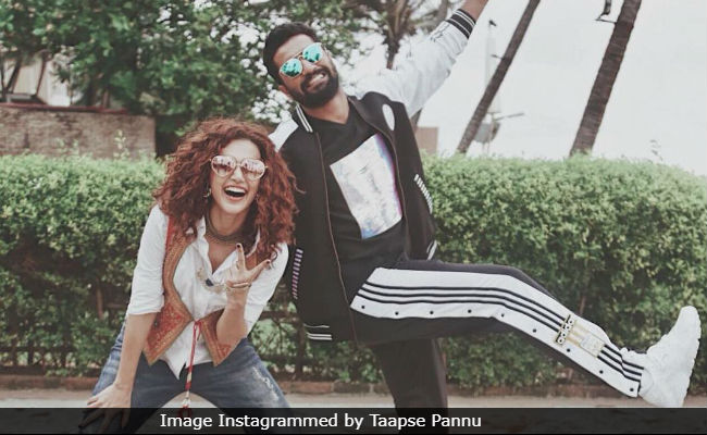 Taapsee Pannu And <i>Manmarziyaan</i> Co-Star Vicky Kaushal Are 'Weird Posers'