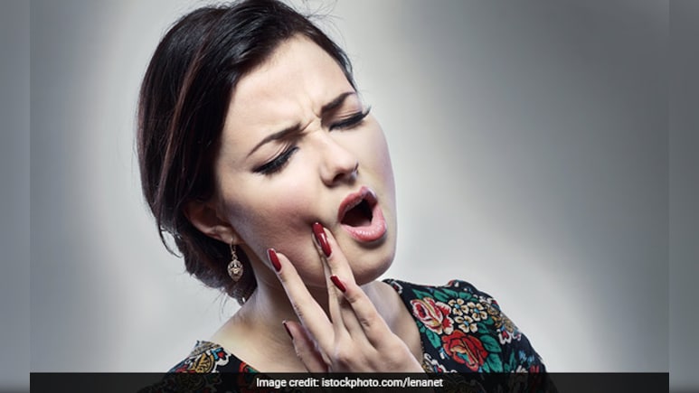 दवाई की जरूरत क्या, बस दांतों में लगा लें घर में रखी ये चीजें, दर्द की शिकायत हो जाएगी दूर