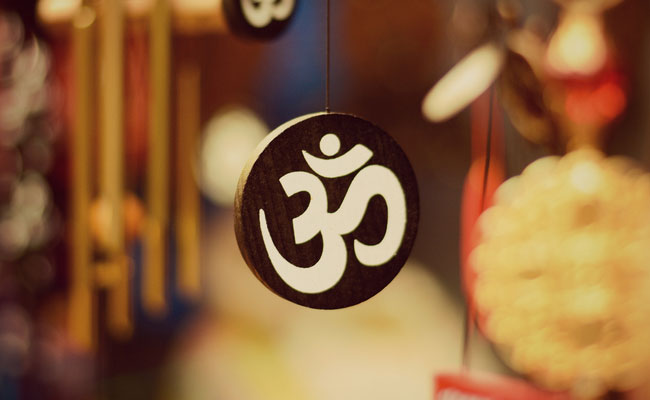 Chandra Grahan 2018: ग्रहण के बुरे प्रभावों से बचने के लिए इन 4 मंत्रों को पढ़ रहे हैं लोग