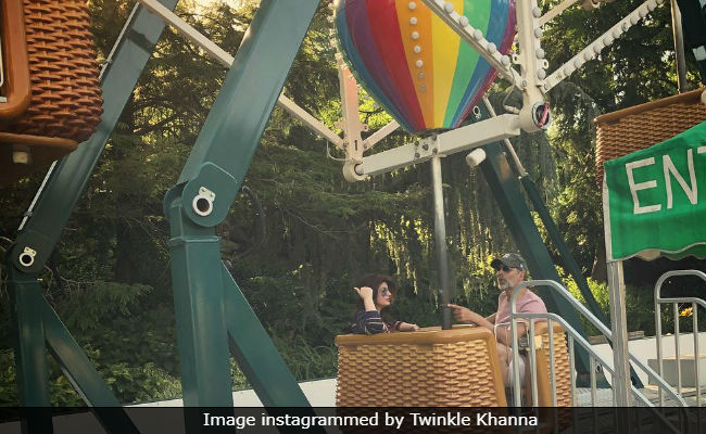 Twinkle Khanna And Akshay Kumar's Amusement Park Pic Is All Things Nice