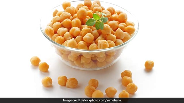 Chickpeas are rich in protein and fibre, but regular consumption can hamper digestion