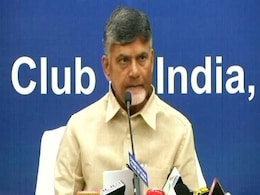 आंध्र प्रदेश में पेट्रोल, डीजल कीमतों में 2 रुपये की कमी आंध्र प्रदेश में पेट्रोल, डीजल कीमतों में 2 रुपये की कमी