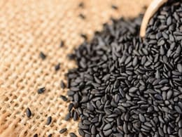 Black Sesame: इस तरह से करें काले तिल को डाइट में शामिल, फायदे जान हैरान को जाएंगे आप Black Sesame: इस तरह से करें काले तिल को डाइट में शामिल, फायदे जान हैरान को जाएंगे आप