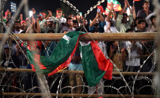 Imran Khan, Nawaz Sharif's Parties "Neck And Neck" In Pak Polls: Survey