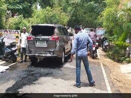 TTV Dhinakaran's Car Attacked With Petrol Bomb, Driver Injured TTV Dhinakaran's Car Attacked With Petrol Bomb, Driver Injured