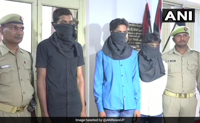 19 Arrested In UP Cheating Racket, Spy Mics For Whispering Answers