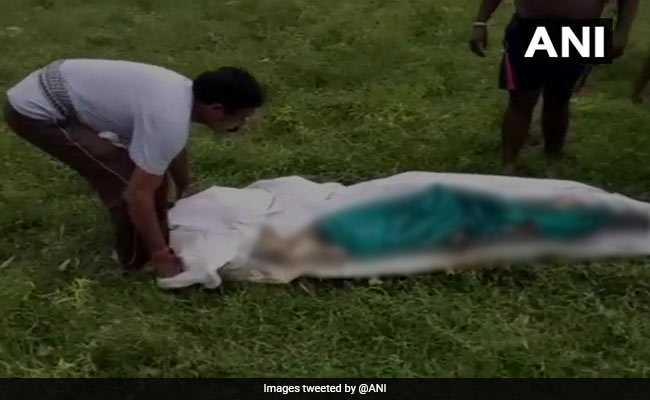 जब नहीं मिला भीख मांगने वाली की अर्थी को कंधा, तो विधायक ने बेटे-भतीजे संग किया अंतिम संस्कार