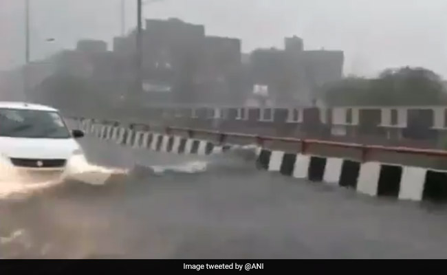 फेक निकला पानी से भरे गाजियाबाद एलिवेटेड रोड का VIDEO, जानें कहां सड़क हुई थी पानी से लबालब